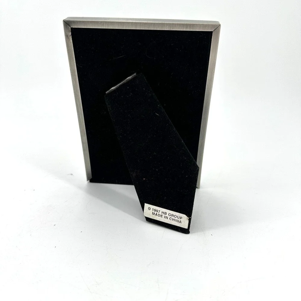 Vintage‎ HB Group Silver Tone 3.5x5 Tabletop Picture Frame - Ribbed Design